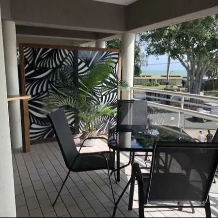 Beach Villa On The Esplanade Hervey Bay Exterior photo